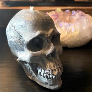 Beeswax grey 8 Oz skull candle